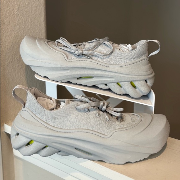 Brand New Crocs Echo Surge Sneakers Men’s 8 / WMN 10 Color:Atmosphere/Acidity